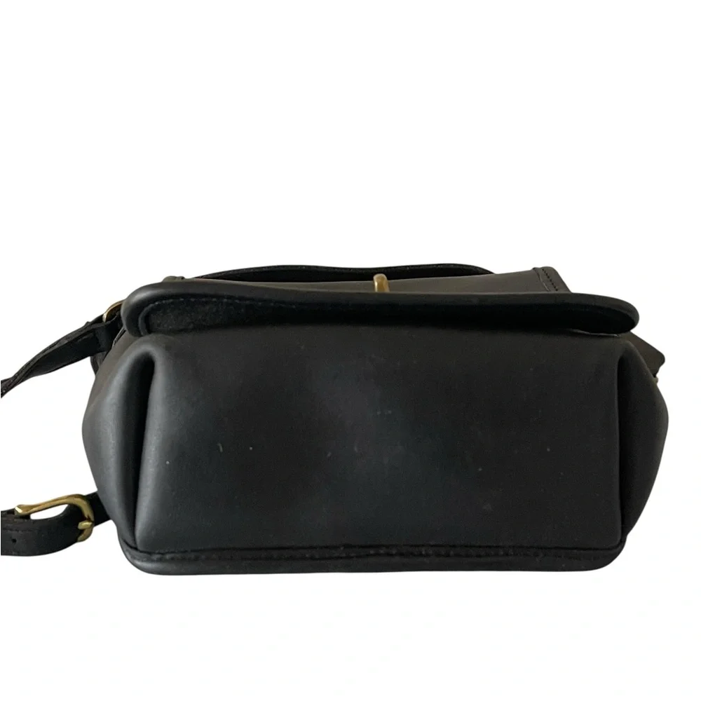 Vintage Coach Legacy Companion Flap Bag 9076 Black Leather Crossbody